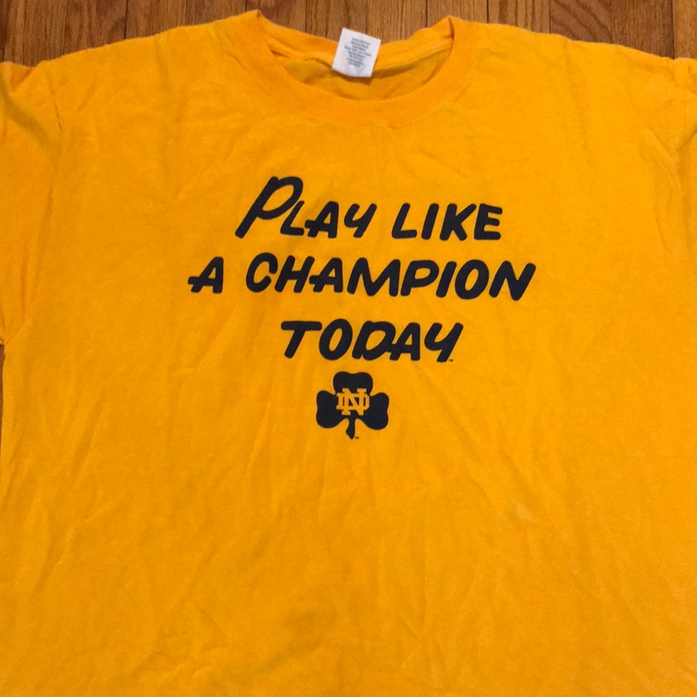 Vintage Notre Dame Majestic T-shirt